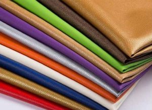 چرم مصنوعی سبز در مدل های PU و تناژ های رنگی مختلف برای دوخت پوشاک