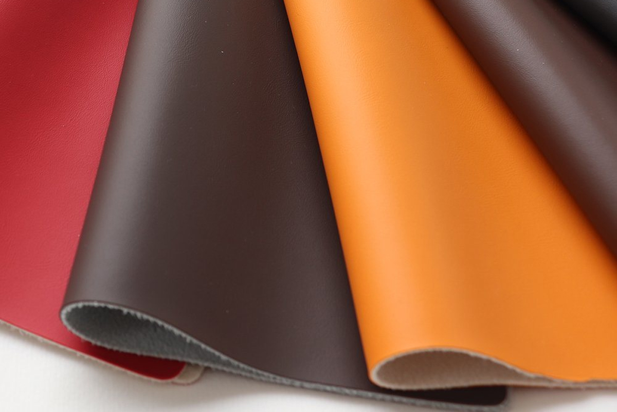 بررسی کاربرد چرم مصنوعی در تولیدات محصولات چرمی به همراه ویژگی های آن